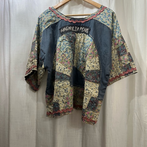 Magnolia pearl parakeet top NWOT - Picture 3 of 6